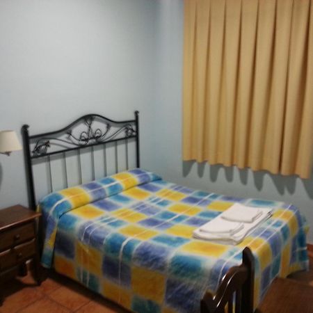 Hostal Las Tres Jotas Hotel Alcaracejos ห้อง รูปภาพ