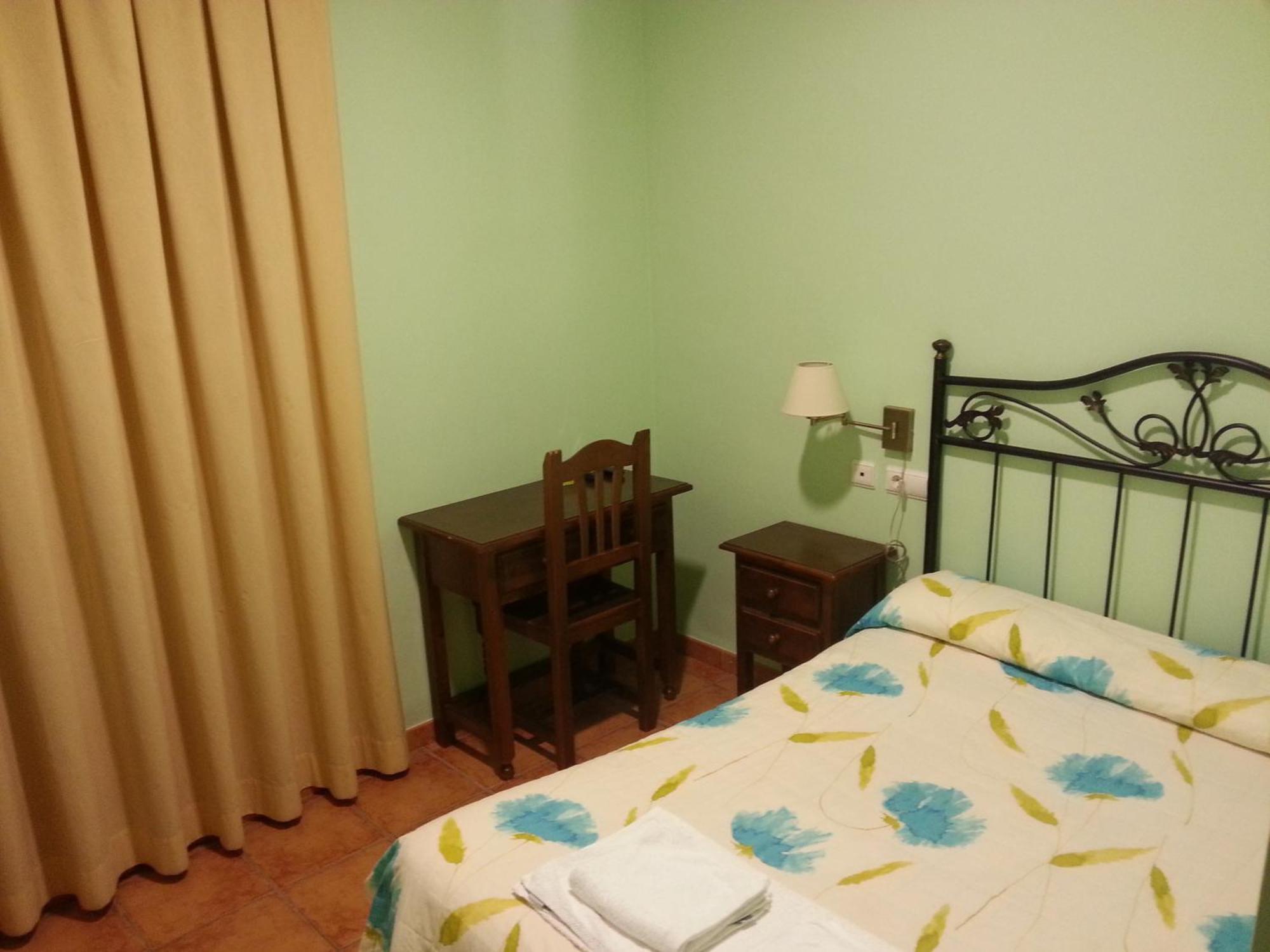 Hostal Las Tres Jotas Hotel Alcaracejos ห้อง รูปภาพ