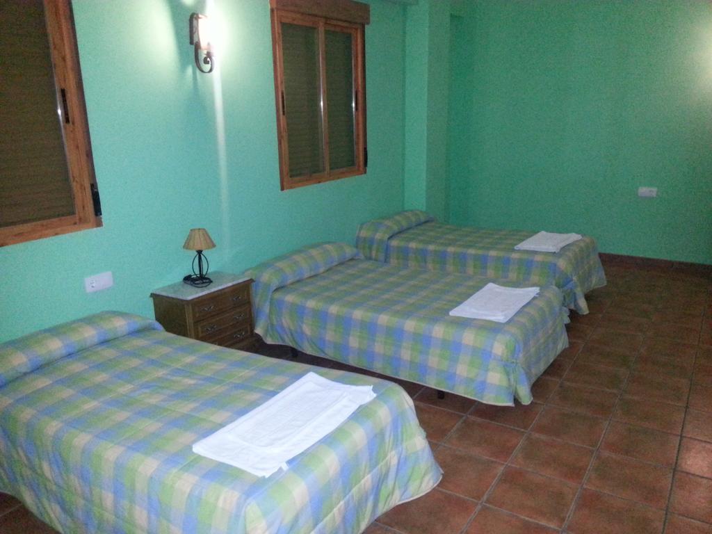 Hostal Las Tres Jotas Hotel Alcaracejos ห้อง รูปภาพ