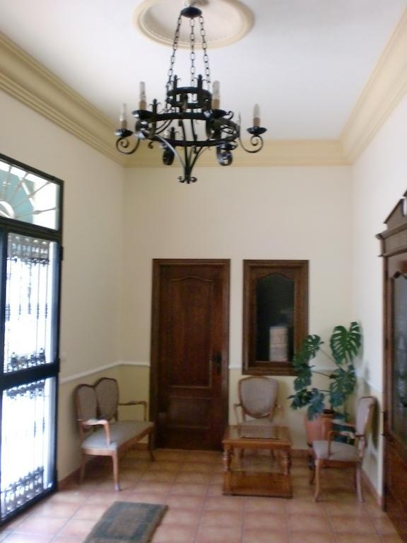 Hostal Las Tres Jotas Alcaracejos ภายนอก รูปภาพ