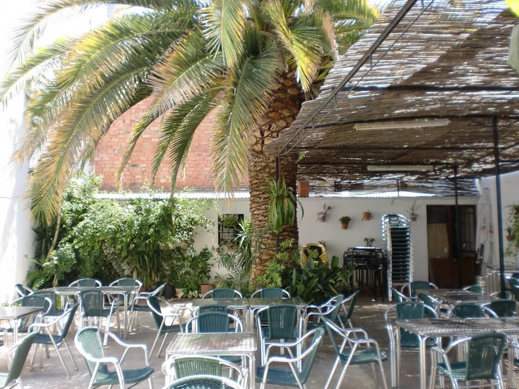Hostal Las Tres Jotas Alcaracejos ภายนอก รูปภาพ