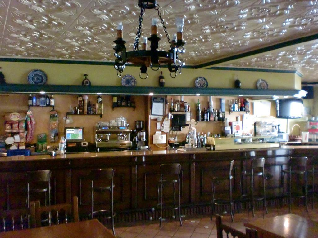 Hostal Las Tres Jotas Alcaracejos ภายนอก รูปภาพ